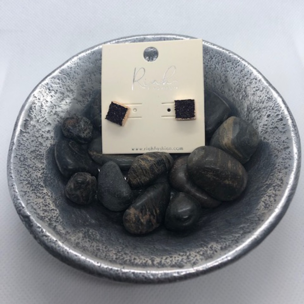 Black Square Stud Earrings